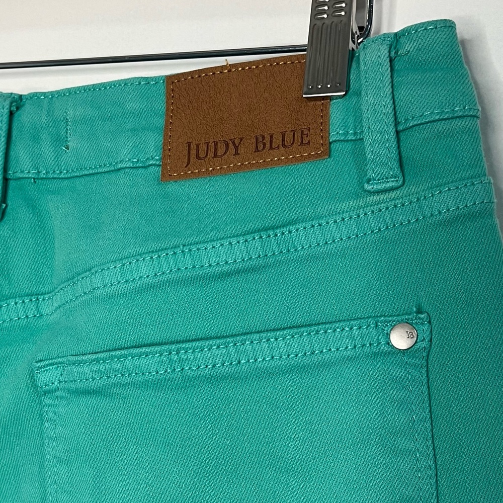 Judy Blue Summer Lovin Mid Rise Shorts - Picture 10 of 12